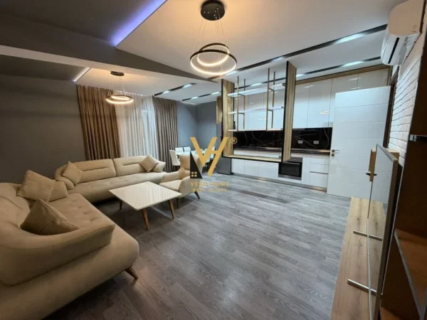 Tirane, jepet me qera apartament 3+1+Ballkon Kati 6, 190 m² 1.200 € (KODRA E DIELLIT)