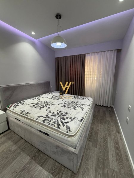 Tirane, jepet me qera apartament 3+1+Ballkon Kati 6, 190 m² 1.300 € (KODRA E DIELLIT)