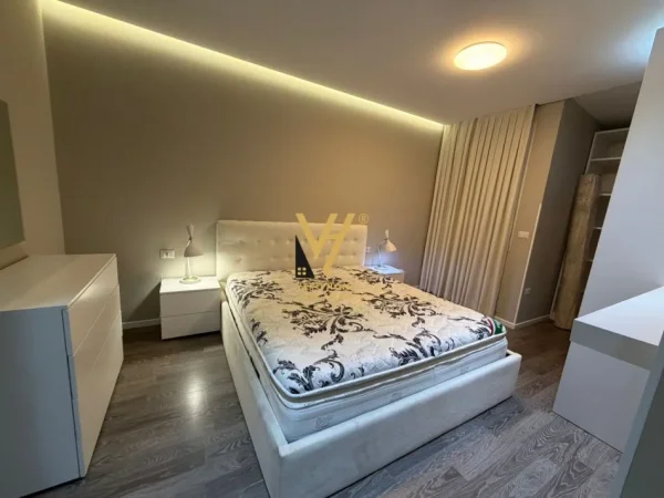 Tirane, jepet me qera apartament 3+1+Ballkon Kati 6, 190 m² 1.200 € (KODRA E DIELLIT)