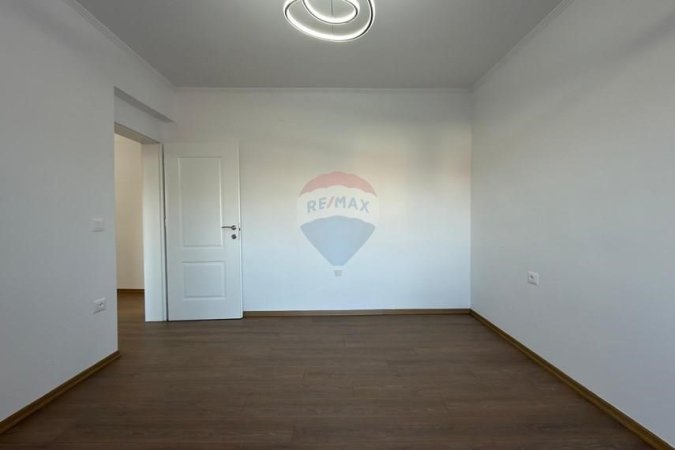 Tirane, shitet apartament 2+1 Kati 4, 76 m² 149.000 € (sheshi shtraus)