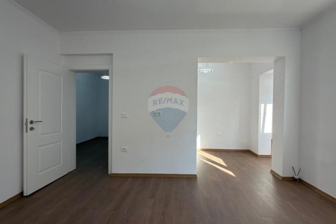 Tirane, shitet apartament 2+1 Kati 4, 76 m² 149.000 € (sheshi shtraus)