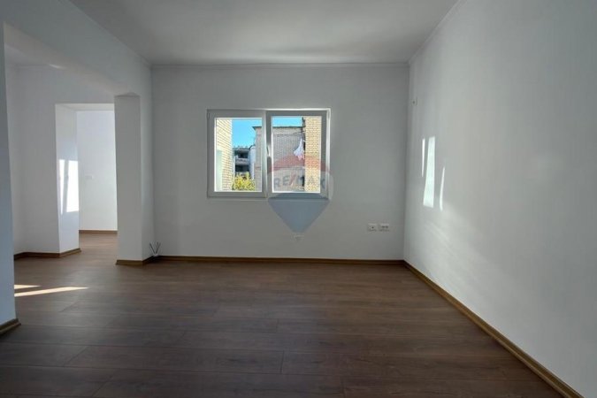 Tirane, shitet apartament 2+1 Kati 4, 76 m² 149.000 € (sheshi shtraus)