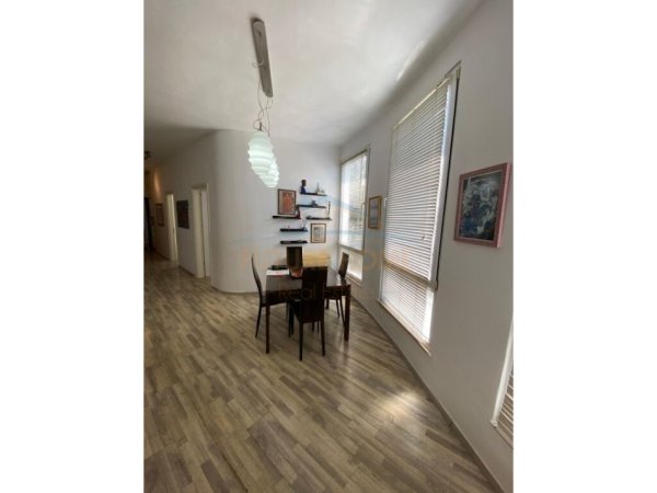 Tirane, jepet me qera apartament 3+1+Ballkon Kati 1, 107 m² 600 € (Rezidenca Kodra e Diellit)