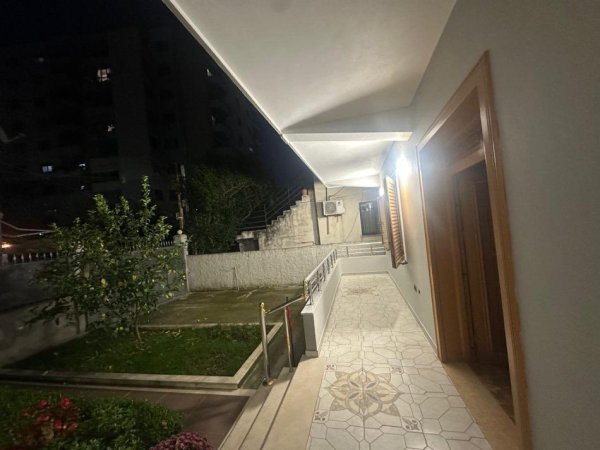 Tirane, jepet me qera apartament 2+1+Ballkon Kati 1, 112 m² 550 € (Astir)
