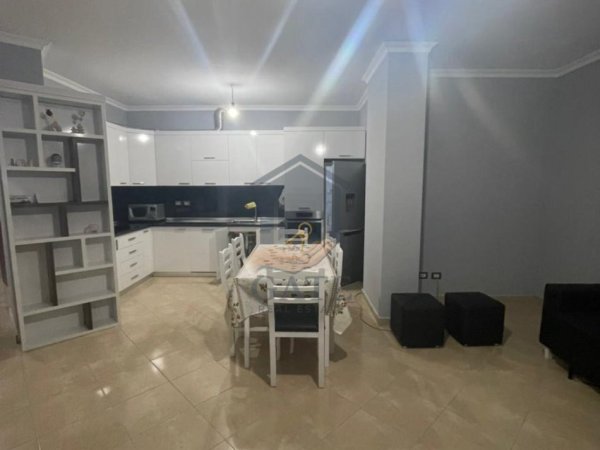 Durres, jepet me qera apartament 1+1+Ballkon Kati 3, 69 m² 420 € (plepa plazh durres)