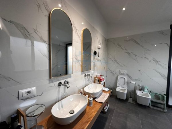 1,800 € Qera, Apartament 2+1+2+3 Poste Parkimi, Liqeni i Thate, Tirane.