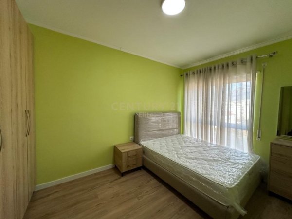 Tirane, jepet me qera apartament 2+1 Kati 5, 91 m² 800 € (Shkolla kuqe)