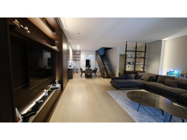 Shitet, Apartament Duplex, me Verandë +Post Parkimi, Kompleksi Square 21, Rruga e Kavajës, Tiranë.