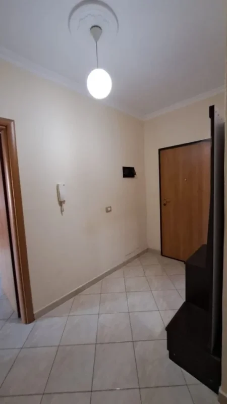 Tirane, jepet me qera apartament 2+1+Ballkon Kati 3, 85 m² 500 € (Astir)