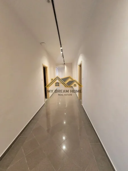 Durres, jepet me qera apartament 3 Katshe , 806 m² 25.000 € (PLAZH)