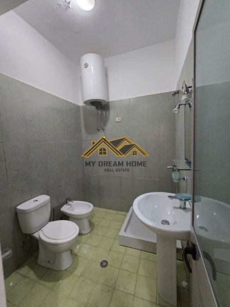 Durres, jepet me qera apartament 3 Katshe , 806 m² 25.000 € (PLAZH)