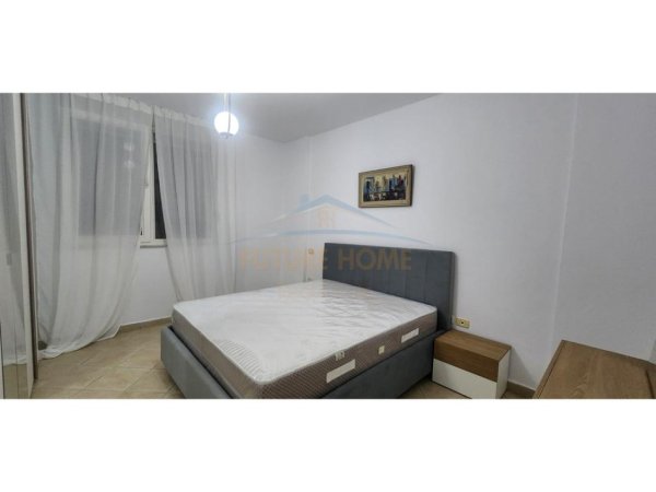 Tirane, jepet me qera apartament 1+1+Ballkon Kati 4, 62 m² 650 € (Ish Ekspozita)