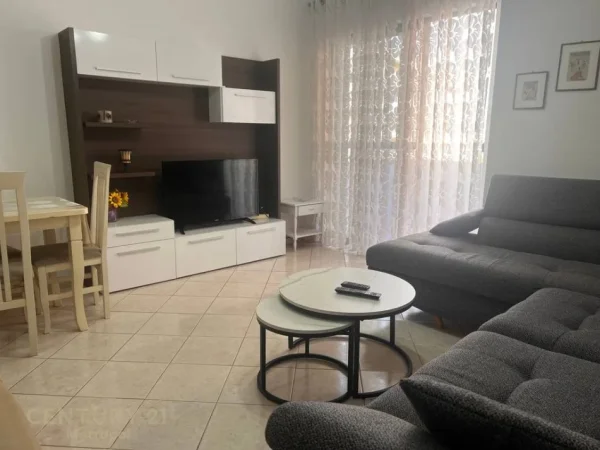 Tirane, jepet me qera apartament 2+1 Kati 5, 104 m² 550 € (Ali demi)