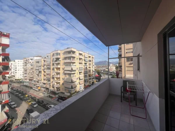 Tirane, jepet me qera apartament 2+1 Kati 5, 104 m² 550 € (Ali demi)