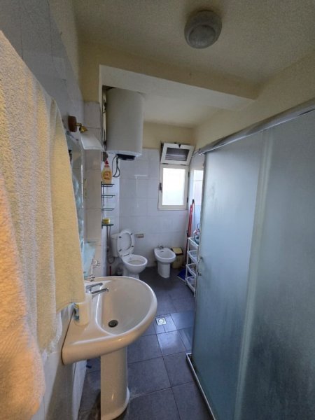 Tirane, jepet me qera apartament 2+1 Kati 2, 80 m² 600 € (Pazari i Ri)