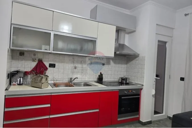Tirane, jepet me qera apartament 1+1 Kati 7, 70 m² 600 € 