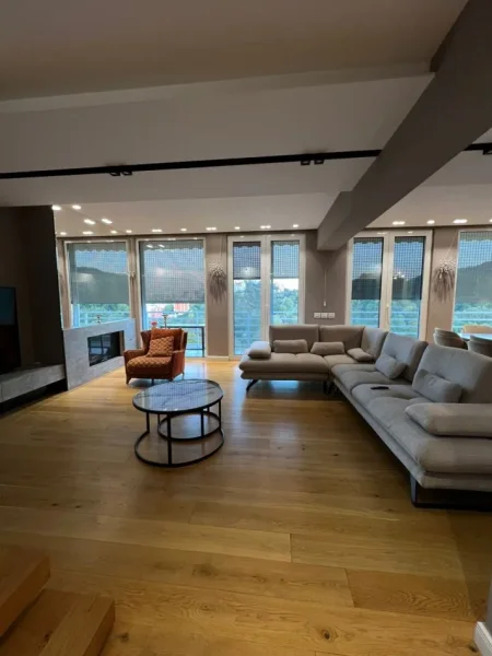 Tirane, jepet me qera apartament duplex Dublex Kati 3, 200 m² 2.000 € (Kodra e Diellit)