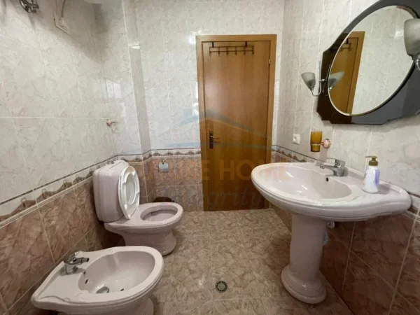 Tirane, jepet me qera apartament 2+1+Ballkon Kati 2, 94 m² 623 € (Vasil Shanto)