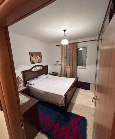 Tirane, jepet me qera apartament 2+1 Kati 3, 71 m² 480 € (VARRI BAMIT)