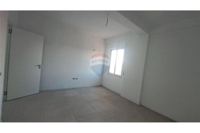 Vlore, shitet apartament 2+1 Kati 8, 101 m² 140.000 € (Rr.Zenel Murra, Vlorë)