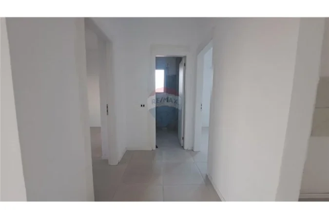 Vlore, shitet apartament 2+1 Kati 8, 101 m² 140.000 € (Rr.Zenel Murra, Vlorë)