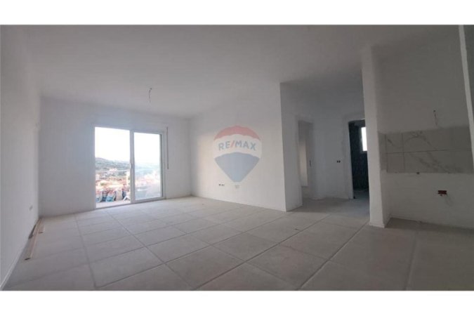 Vlore, shitet apartament 2+1 Kati 8, 101 m² 140.000 € (Rr.Zenel Murra, Vlorë)