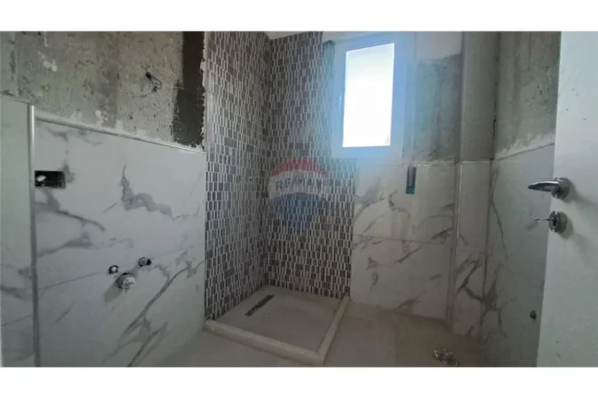 Vlore, shitet apartament 2+1 Kati 8, 101 m² 140.000 € (Rr.Zenel Murra, Vlorë)