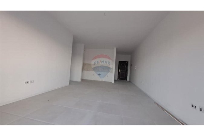 Vlore, shitet apartament 2+1 Kati 8, 101 m² 140.000 € (Rr.Zenel Murra, Vlorë)