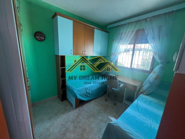 Durres, shitet shtepi 1+1+Ballkon , 400 m² 399.000 € (ARAPAJ DURRES)