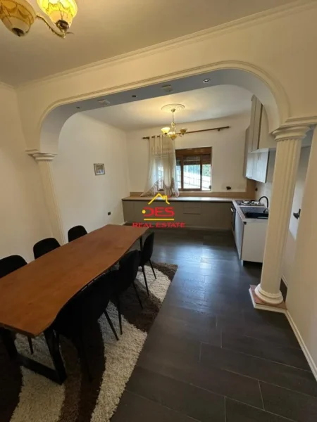 Vlore, shitet shtepi 3+1+Ballkon Kati 0, 121 m² 210.000 € (Rruga Dervish Hekali)