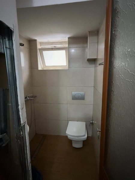 Tirane, jepet me qera garsonier Kati 1, 30 m² 350 € (Te Restorant Durresi)