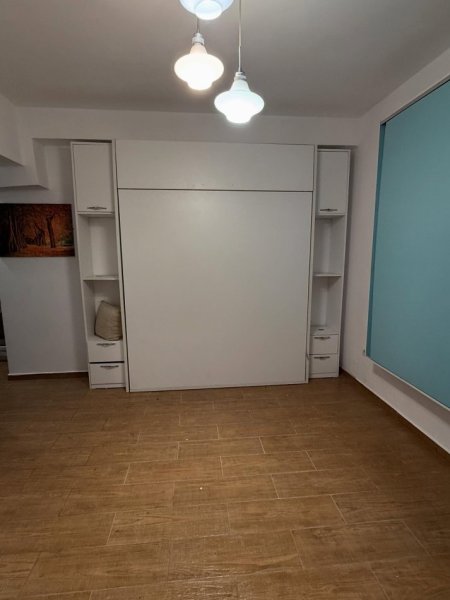 Tirane, jepet me qera garsonier Kati 1, 30 m² 350 € (Te Restorant Durresi)