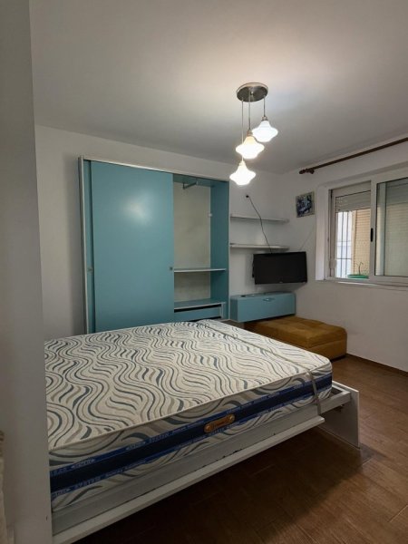 Tirane, jepet me qera garsonier Kati 1, 30 m² 350 € (Te Restorant Durresi)