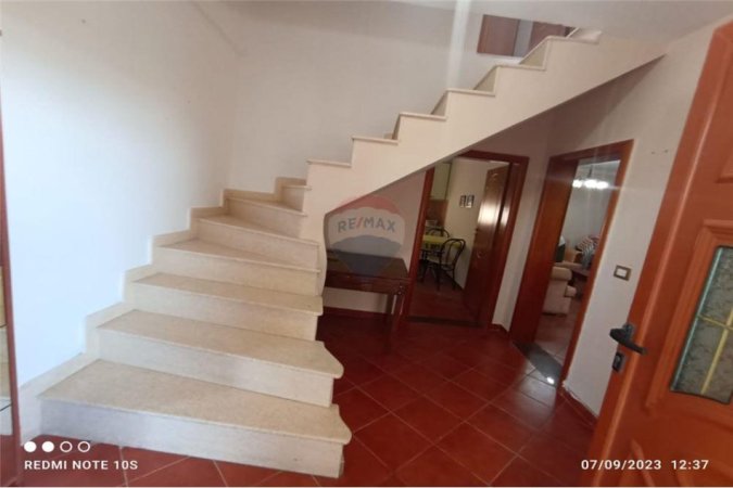 Vlore, shitet Vile 5+1+Aneks+Ballkon Kati 2, 217 m² 250.000 € (Rr. Dhimitër Konomi, Vlorë)