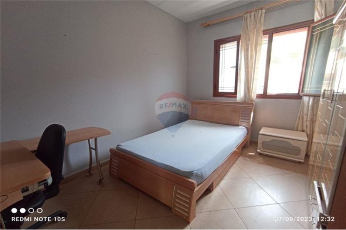 Vlore, shitet Vile 5+1+Aneks+Ballkon Kati 2, 217 m² 250.000 € (Rr. Dhimitër Konomi, Vlorë)