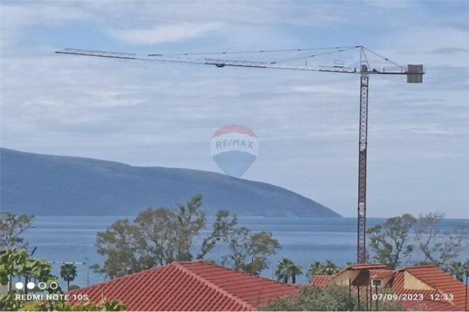Vlore, shitet Vile 5+1+Aneks+Ballkon Kati 2, 217 m² 250.000 € (Rr. Dhimitër Konomi, Vlorë)