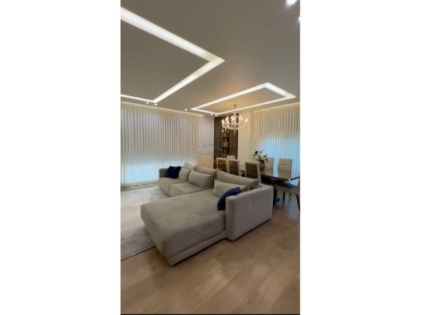 Tirane, shitet apartament 2+1+Ballkon Kati 3, 210 m² 445.000 € (Kopshti Zoologjik)