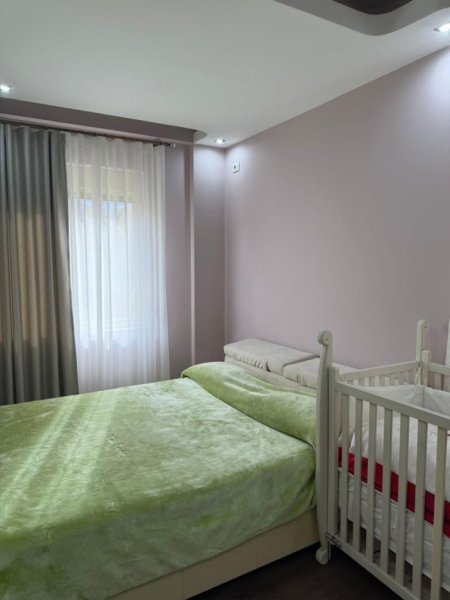 Tirane, jepet me qera apartament 1+1+Ballkon Kati 2, 65 m² 600 € (RR. Hamdi Sina, Liqeni i Thate)