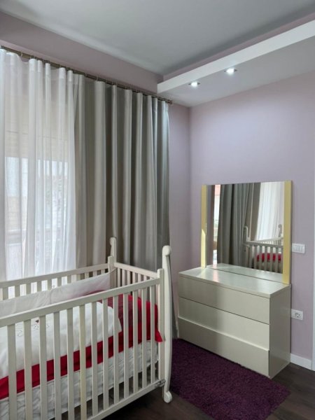 Tirane, jepet me qera apartament 1+1+Ballkon Kati 2, 65 m² 600 € (RR. Hamdi Sina, Liqeni i Thate)