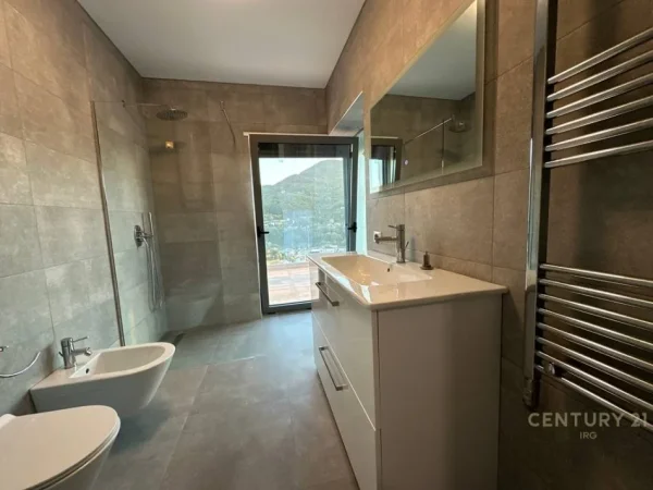 Tirane, shes Vile 2 Katshe Kati 2, 220 m² 650.000 € (Olive Grove)