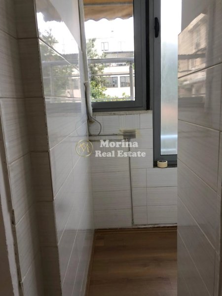 Tirane, jepet me qera ambjent biznesi Kati 1, 65 m² 1.500 € (Qender)
