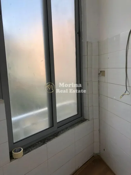 Tirane, jepet me qera ambjent biznesi Kati 1, 65 m² 1.500 € (Qender)