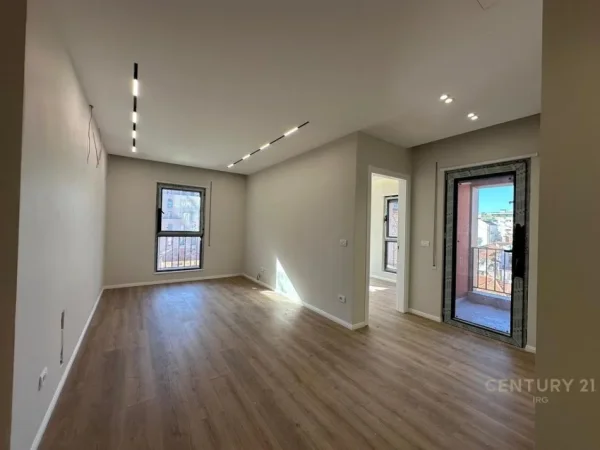 Tirane, shes apartament 2+1+Aneks+Ballkon Kati 3, 86 m² 210.000 € (Shkolla e Kuqe)
