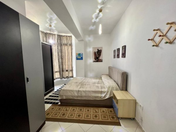 Tirane, jepet me qera apartament 1+1 Kati 11, 500 € 