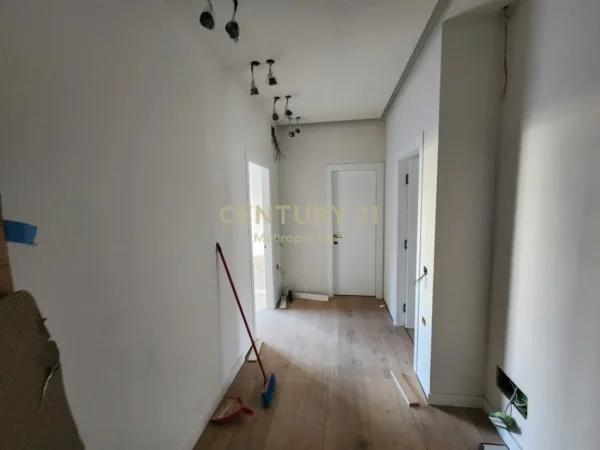 Tirane, shes zyre Kati 2, 122 m² 320.000 € (Rruga Frosina Plaku)
