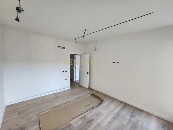 Tirane, shes zyre Kati 2, 122 m² 320.000 € (Rruga Frosina Plaku)