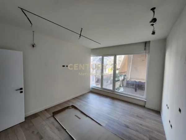 Tirane, shes zyre Kati 2, 122 m² 320.000 € (Rruga Frosina Plaku)