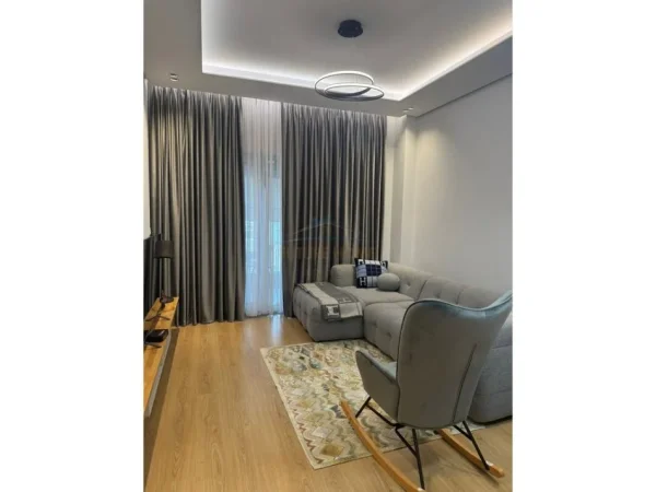 Qera, Apartament 2+1 ,Foleja e Gjelbër,Zogu i Zi, Tiranë. 1,000 €