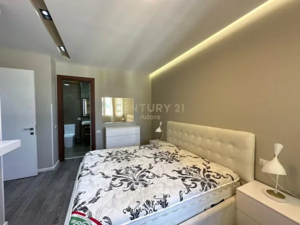 Tirane, jepet me qera apartament+verande | Penthouse 3+1+Aneks+Ballkon Kati 6, 140 m² 1.400 € 