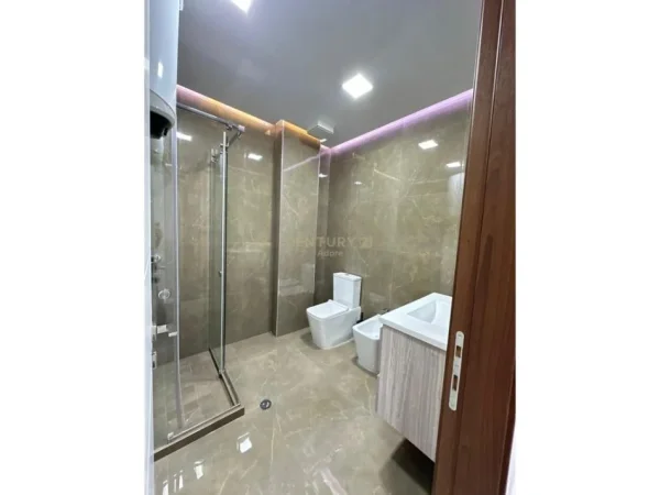 Tirane, jepet me qera apartament+verande | Penthouse 3+1+Aneks+Ballkon Kati 6, 140 m² 1.400 € 